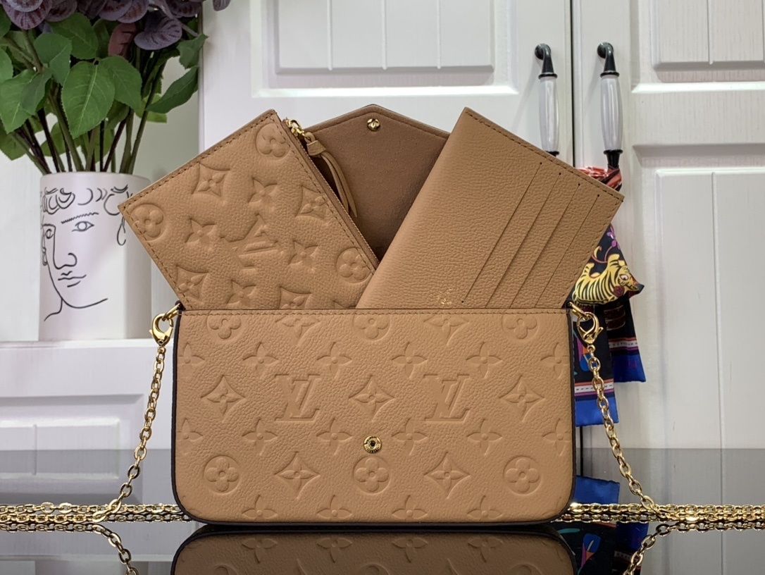 LV Shoulder bag M69977