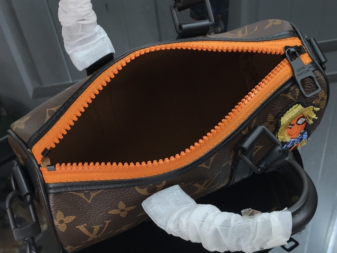 LV Shoulder bag M80201