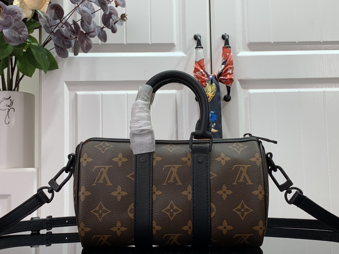 LV Shoulder bag M80201
