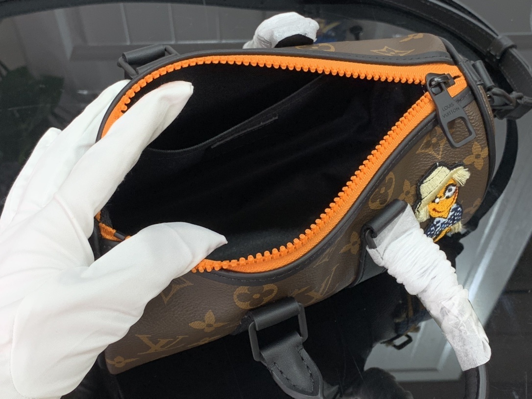 LV Shoulder bag M80201