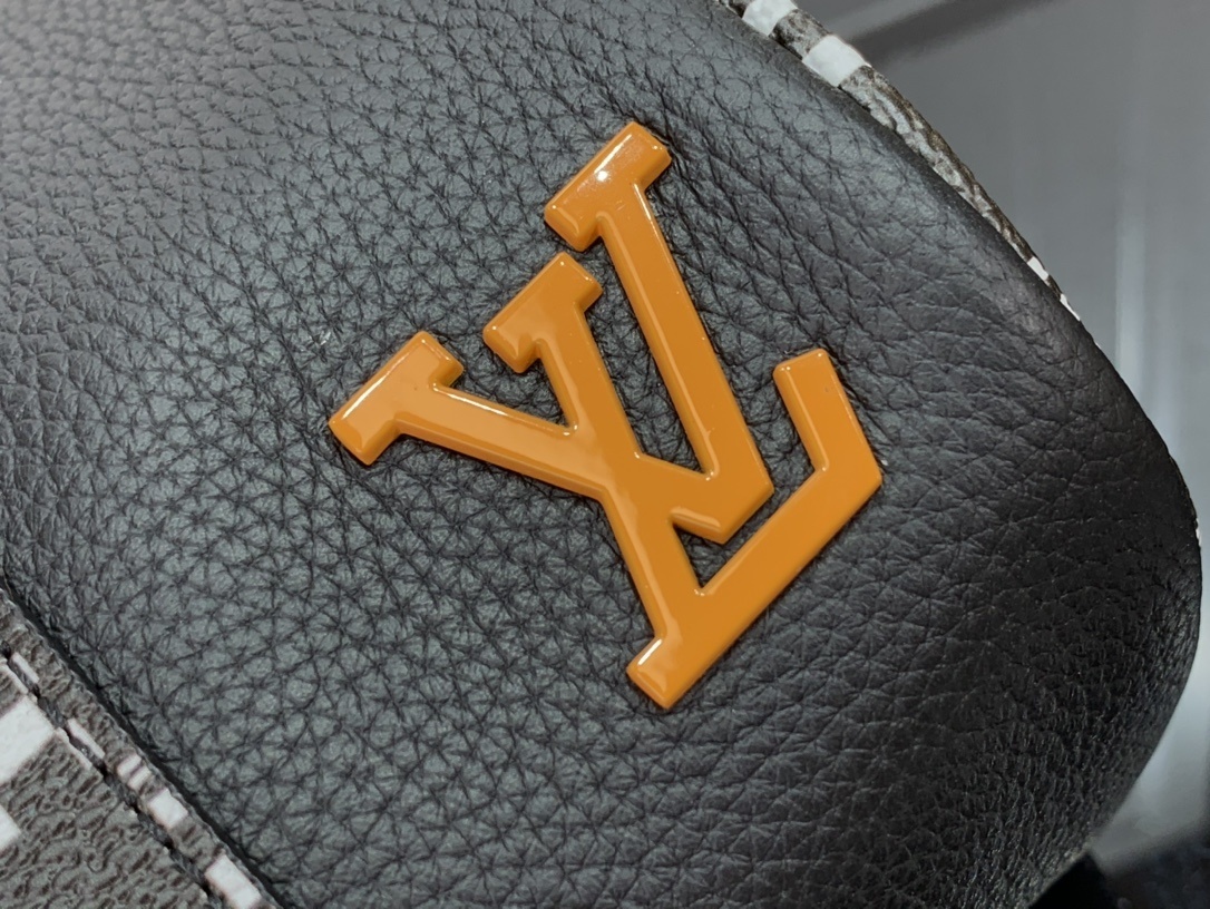 LV Shoulder bag M80202