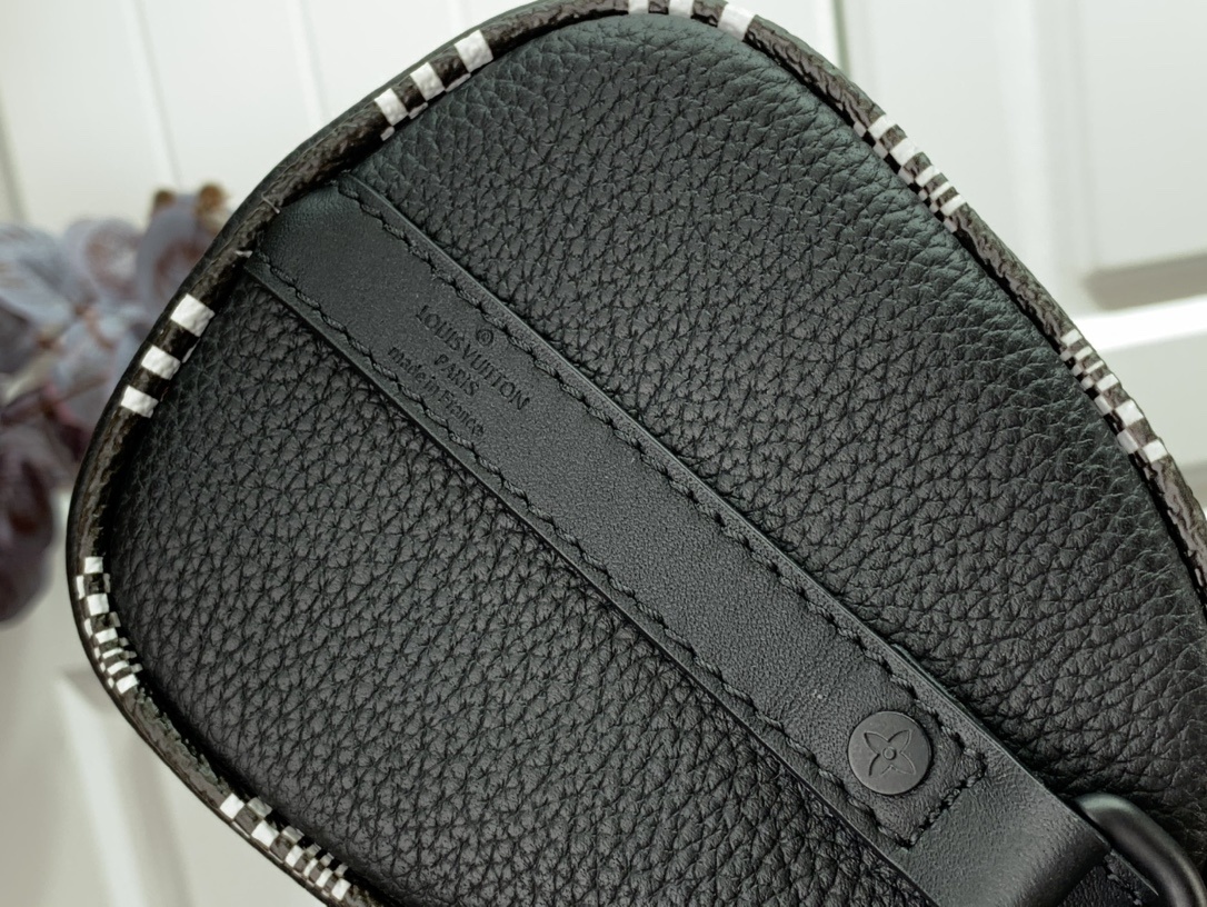 LV Shoulder bag M80202