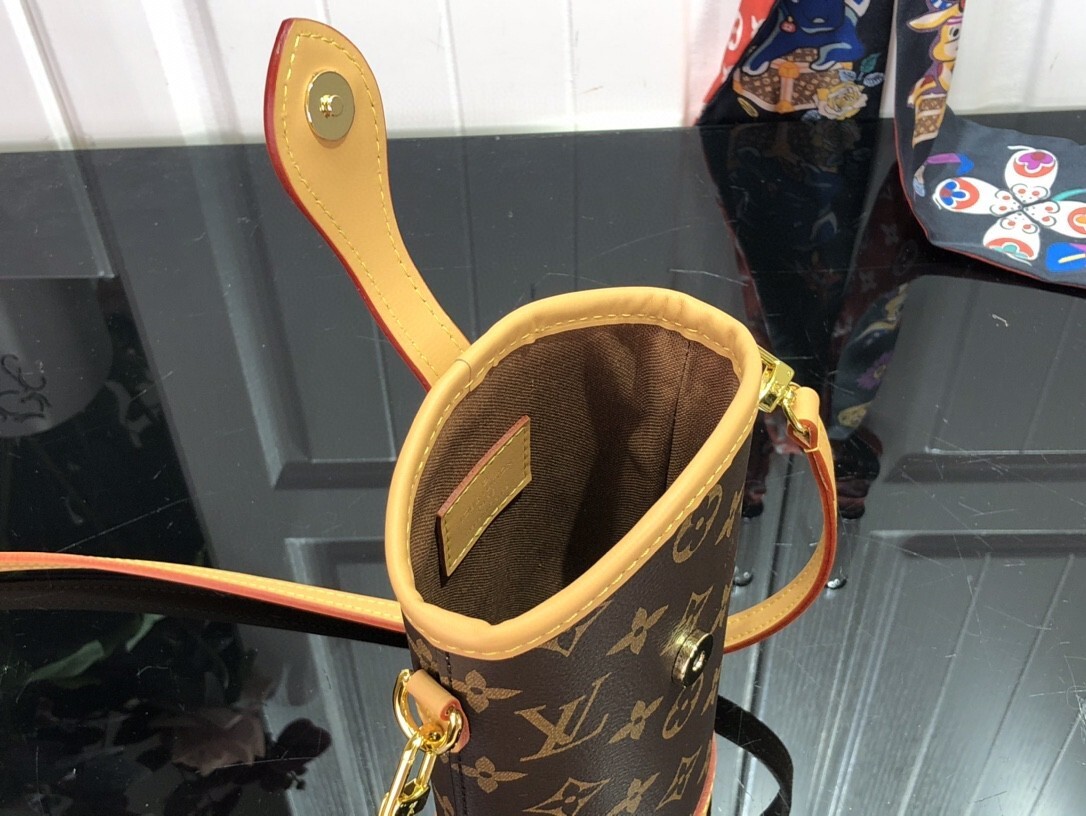 LV Shoulder bag M80874