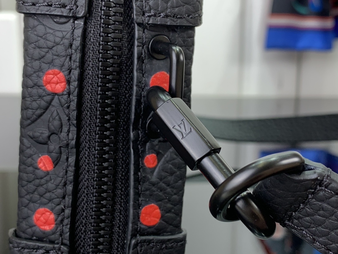 LV Shoulder bag m81776 