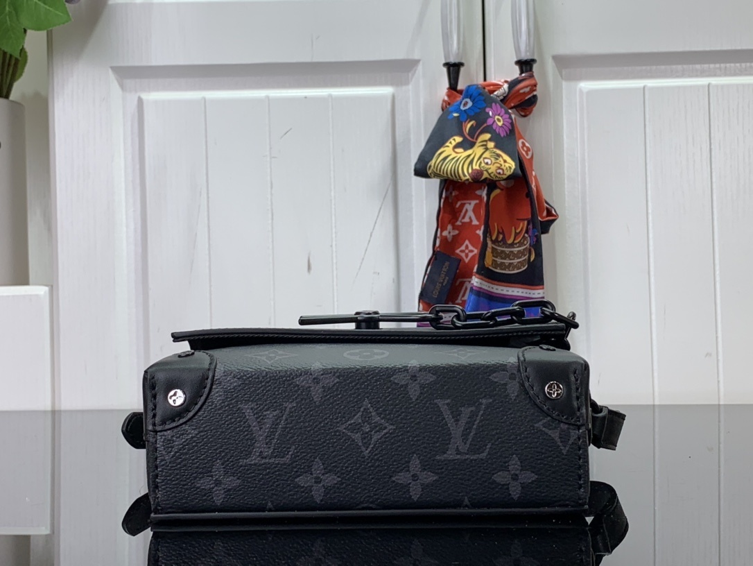 LV Shoulder bag M81783