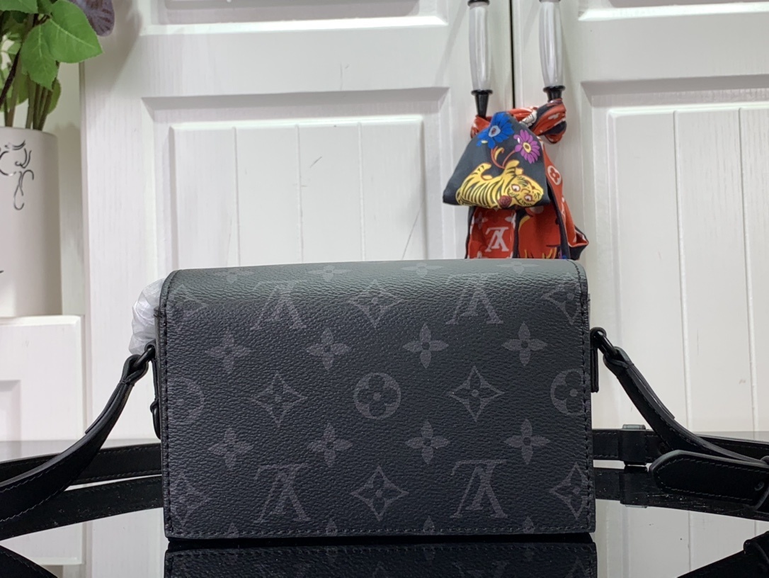 LV Shoulder bag M81783