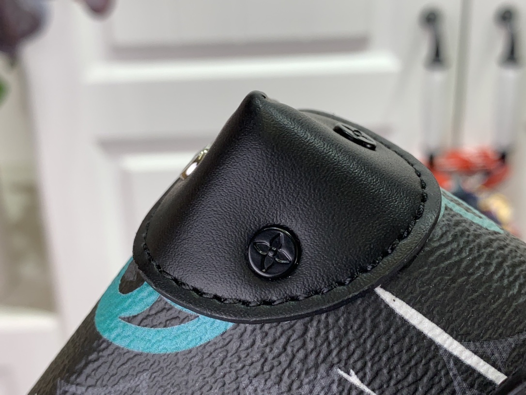 LV Shoulder bag m81852