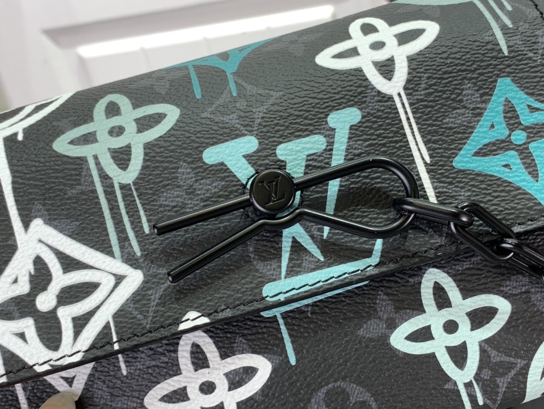 LV Shoulder bag m81852