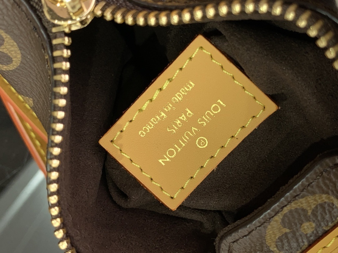 LV Shoulder bag M83018 