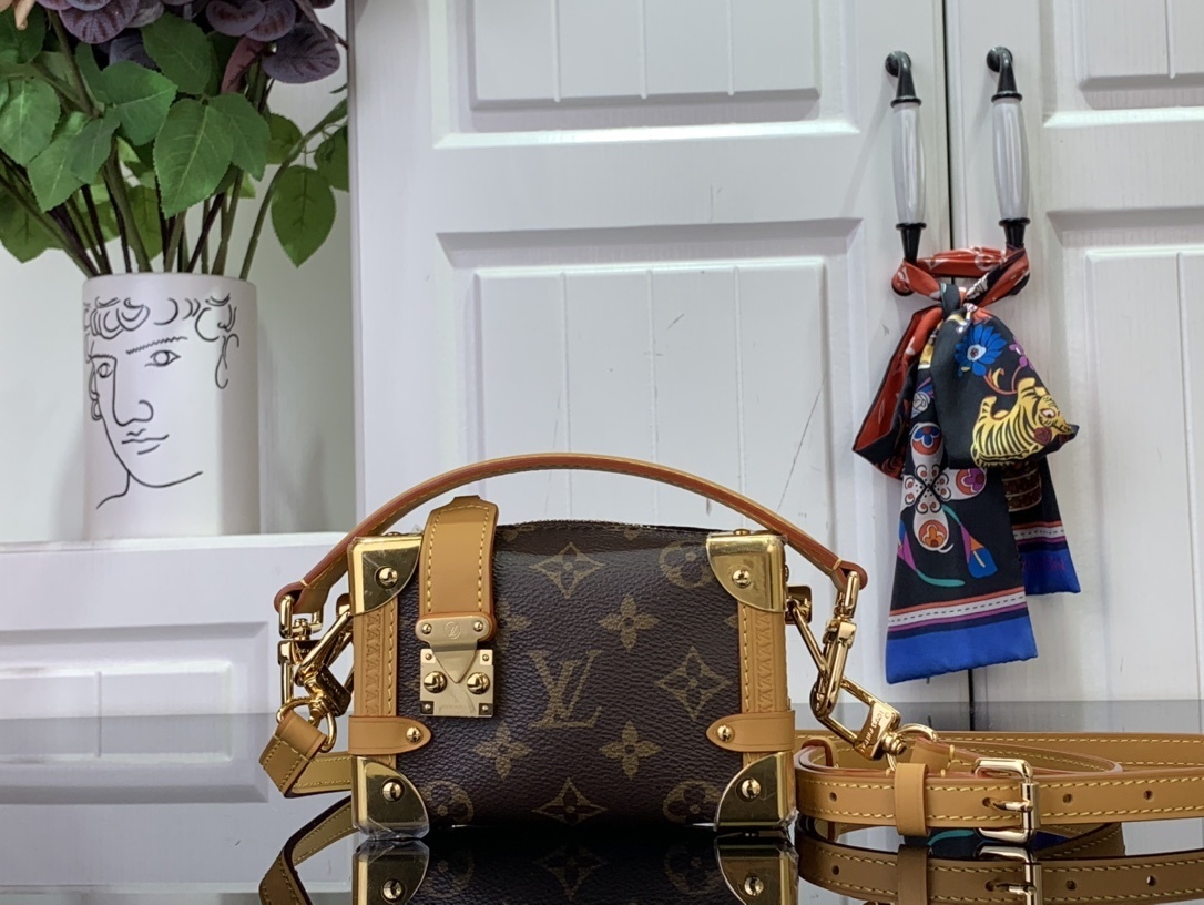 LV Shoulder bag M83018 