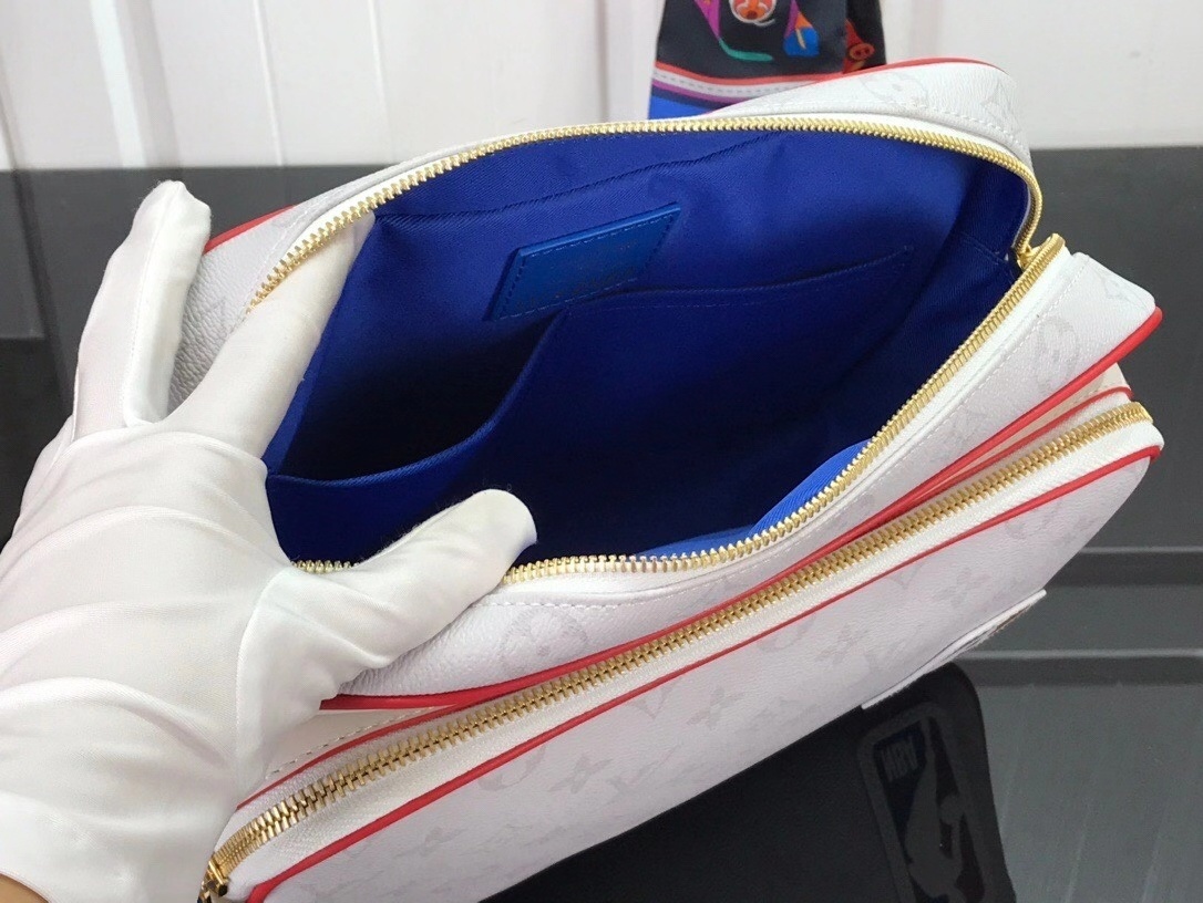 LV Shoulder bag M85141