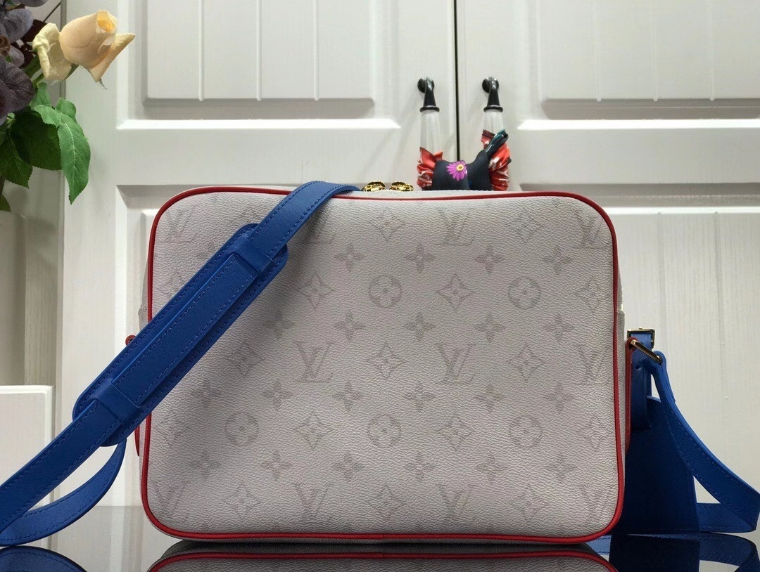 LV Shoulder bag M85141