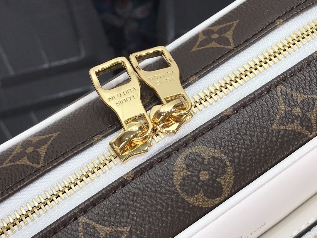 LV Shoulder bag M85141