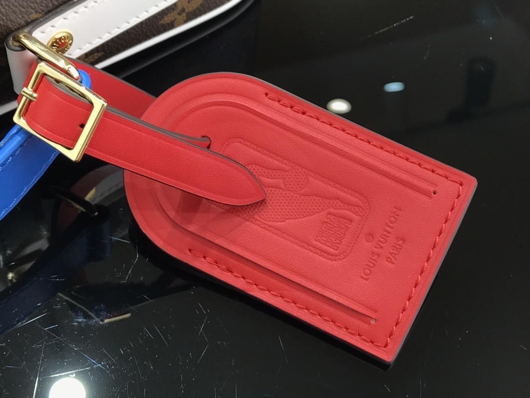 LV Shoulder bag M85141