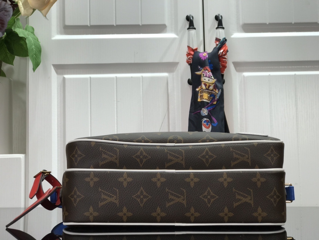 LV Shoulder bag M85141