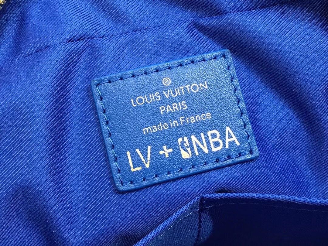 LV Shoulder bag M85141