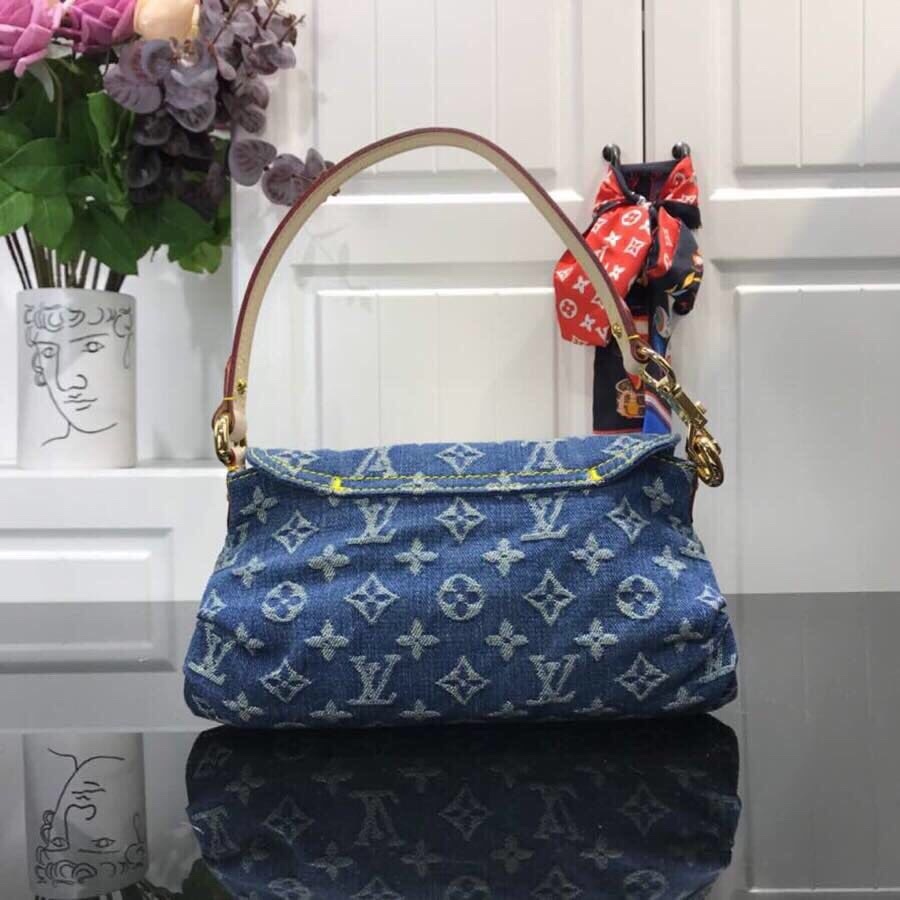 LV Shoulder bag M95050S