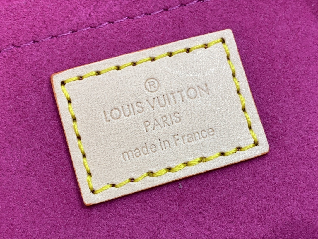 LV Shoulder bag M95050S