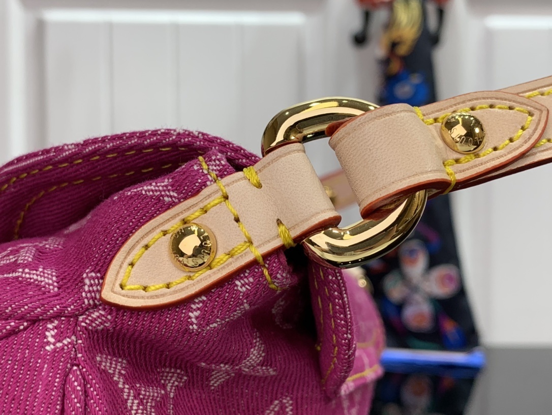 LV Shoulder bag M95050S