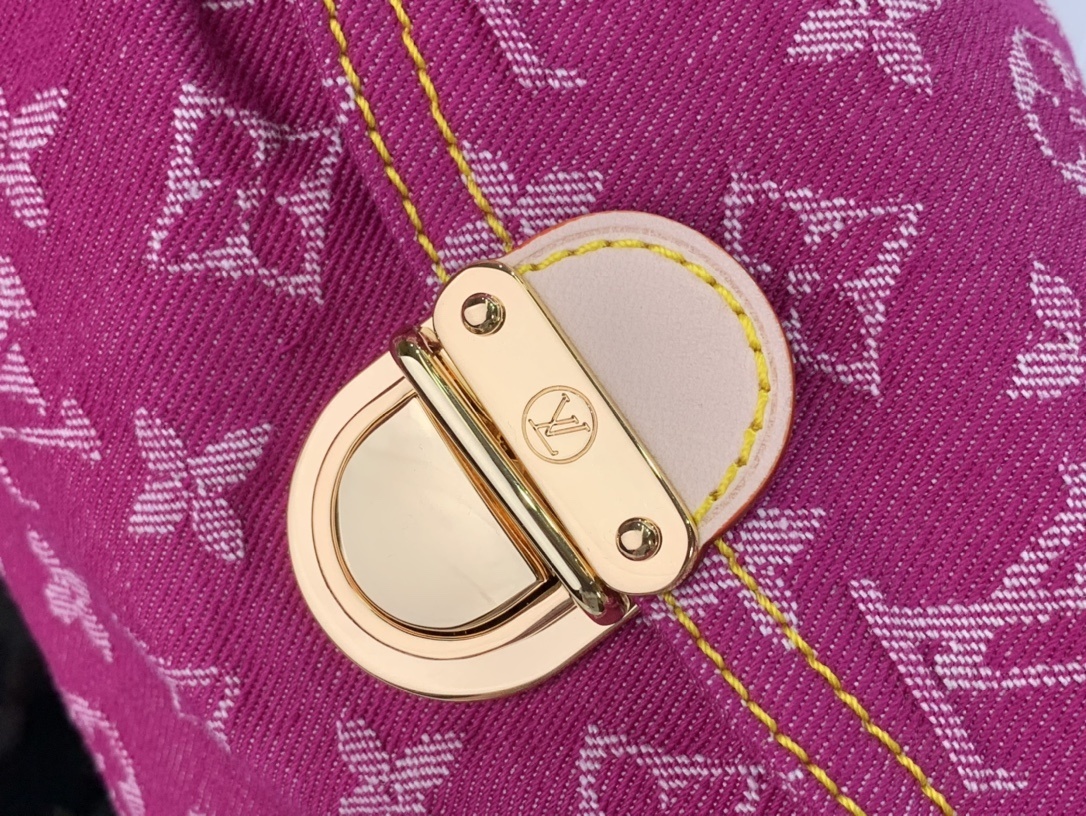 LV Shoulder bag M95050S