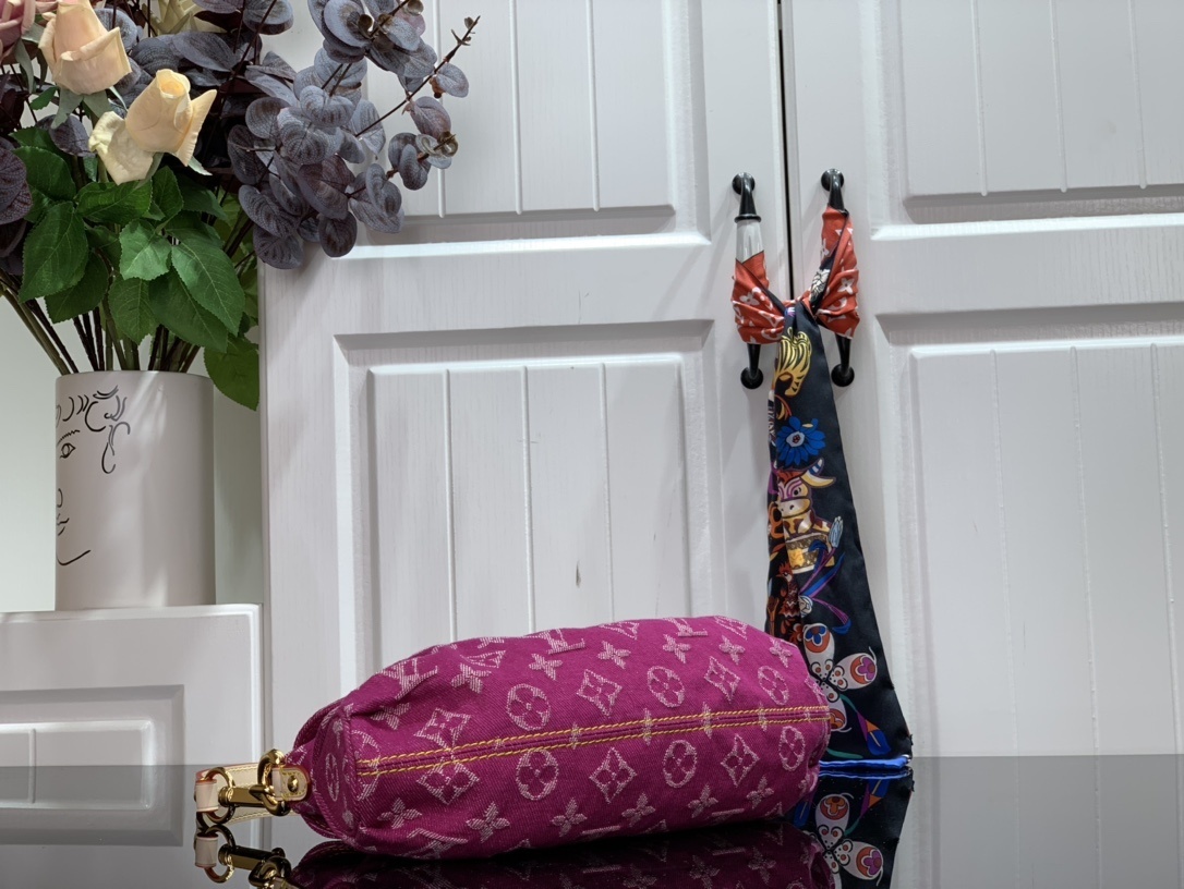 LV Shoulder bag M95050S