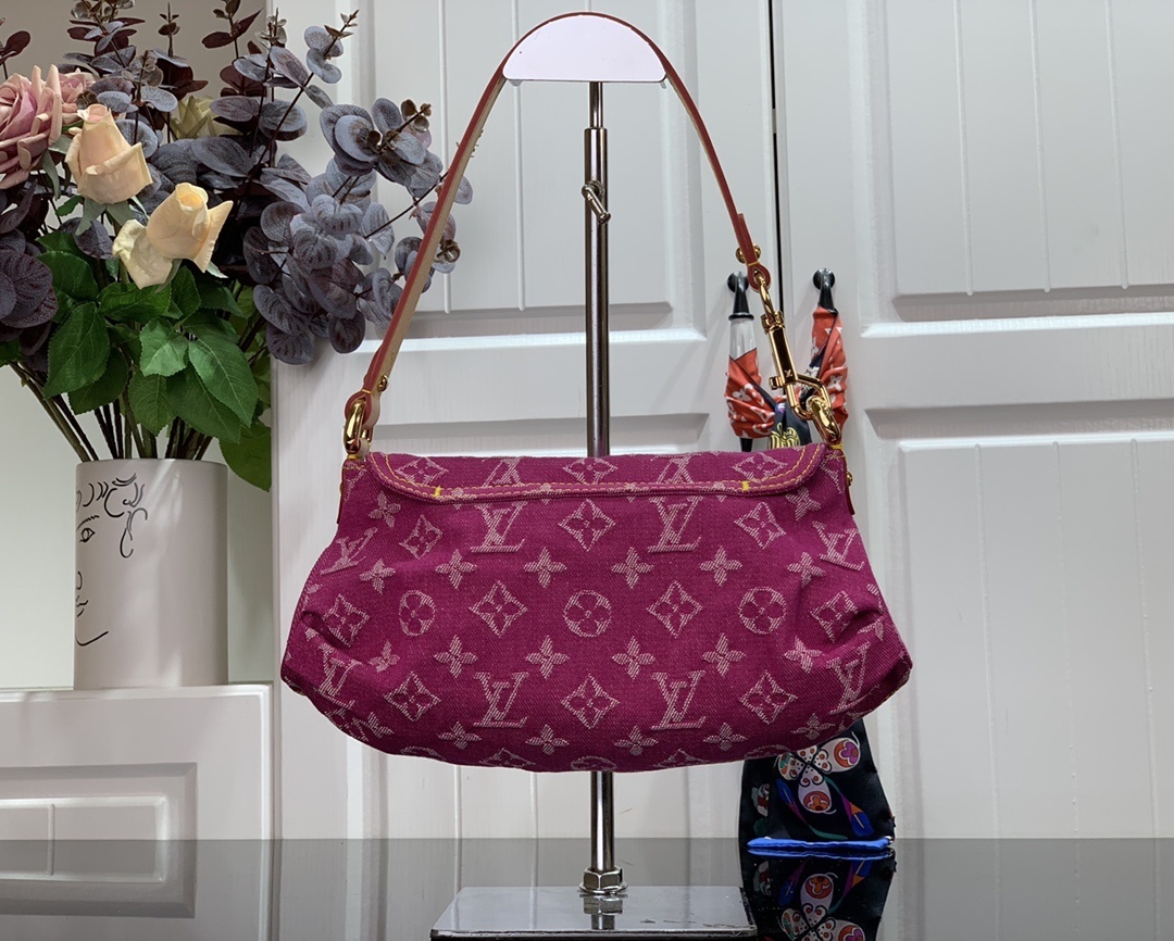 LV Shoulder bag M95050S