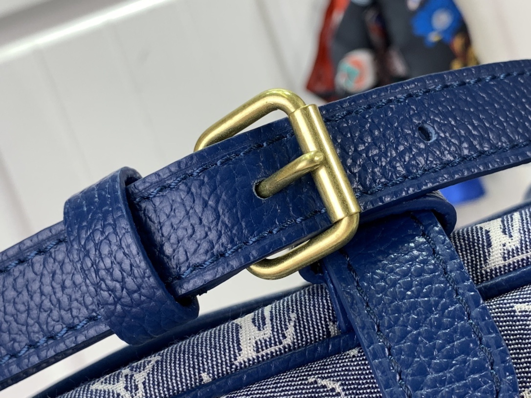 LV Shoulder bag M95227