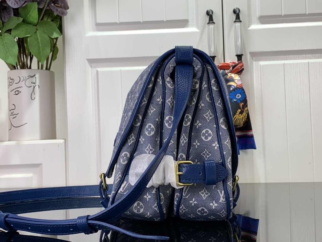 LV Shoulder bag M95227