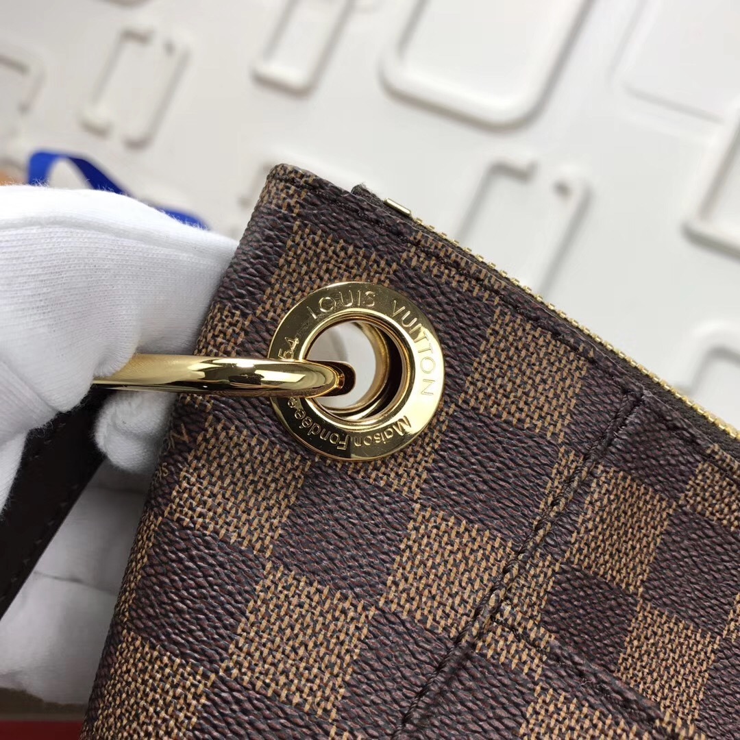 LV SHOULDER BAG N42230