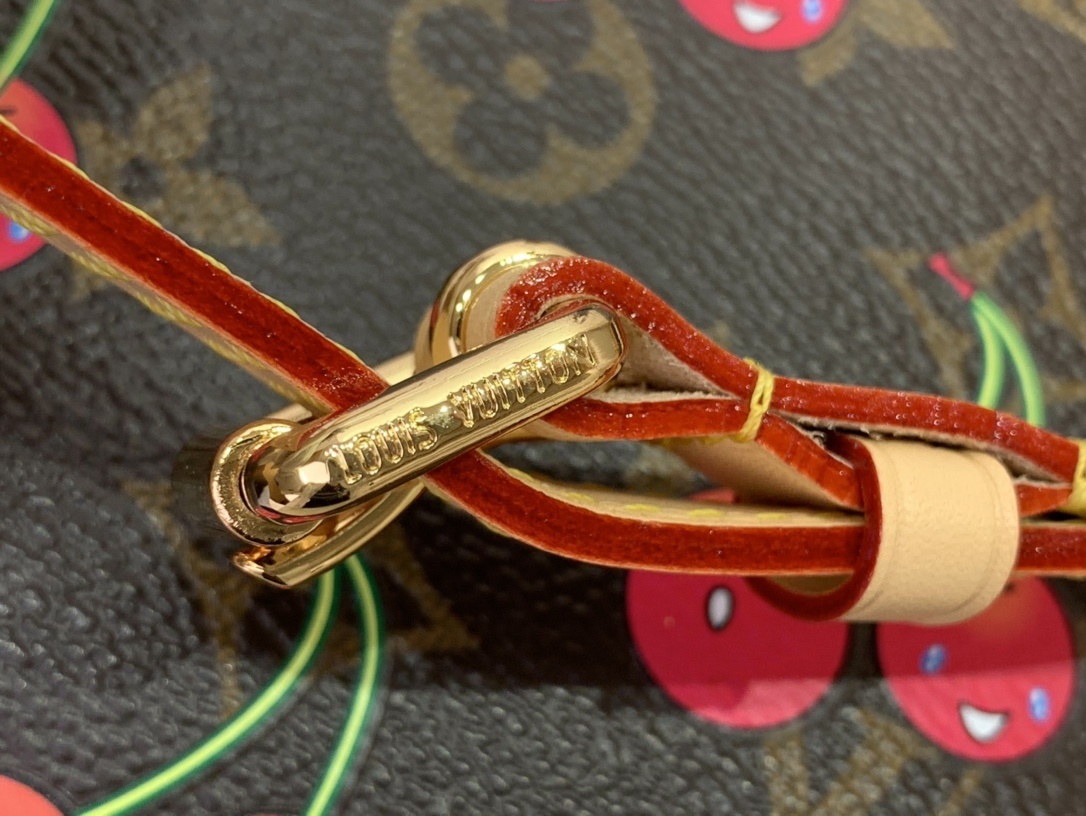 LV SIDE TRUNK M14278