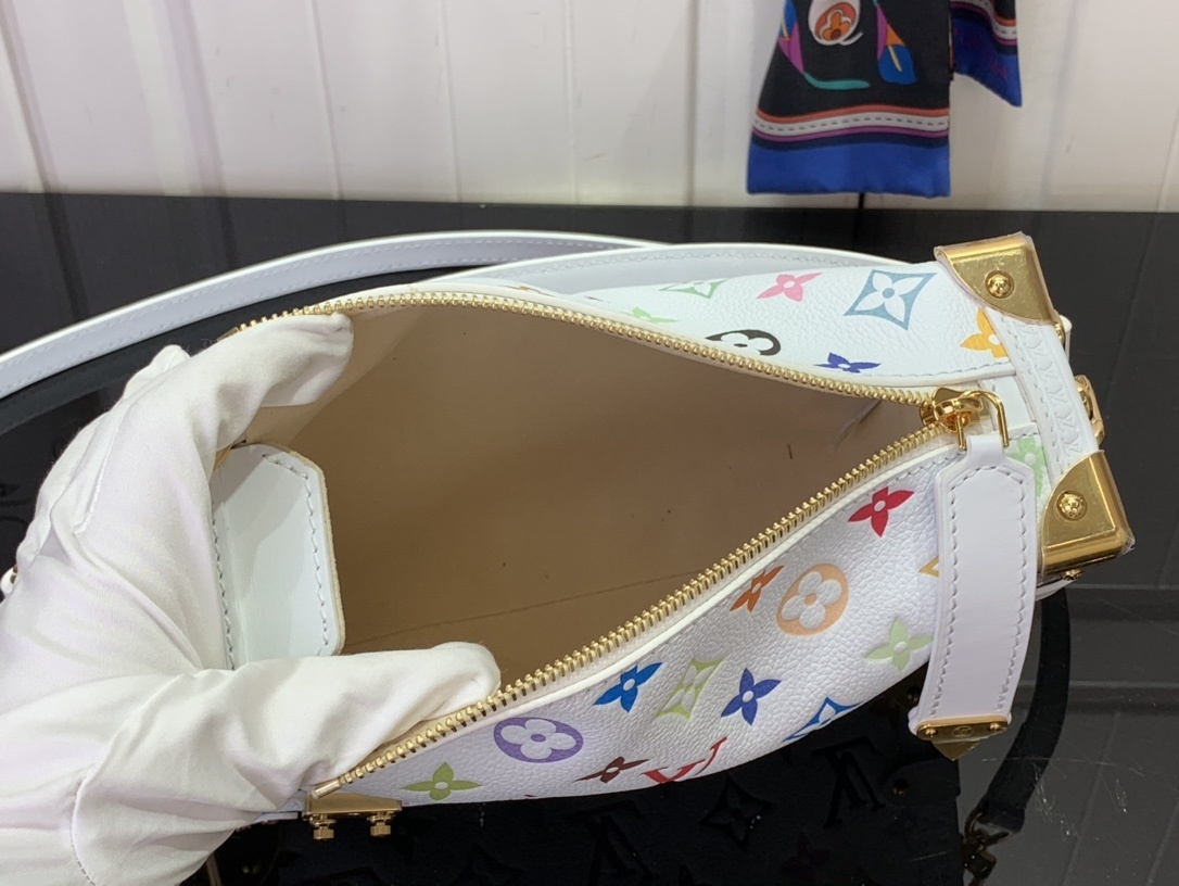 LV SIDE TRUNK M14046