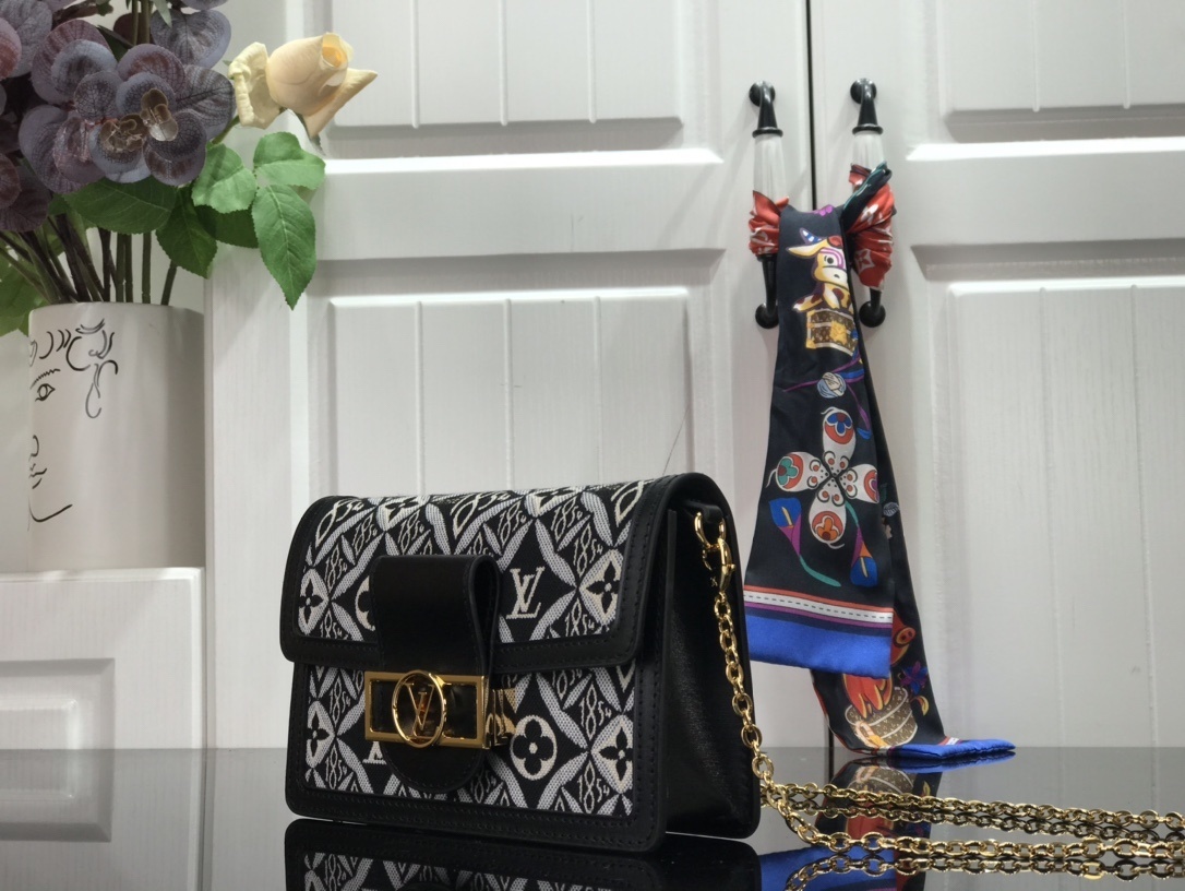 LV SINCE 1854 DAUPHINE CHAIN wallet M69992