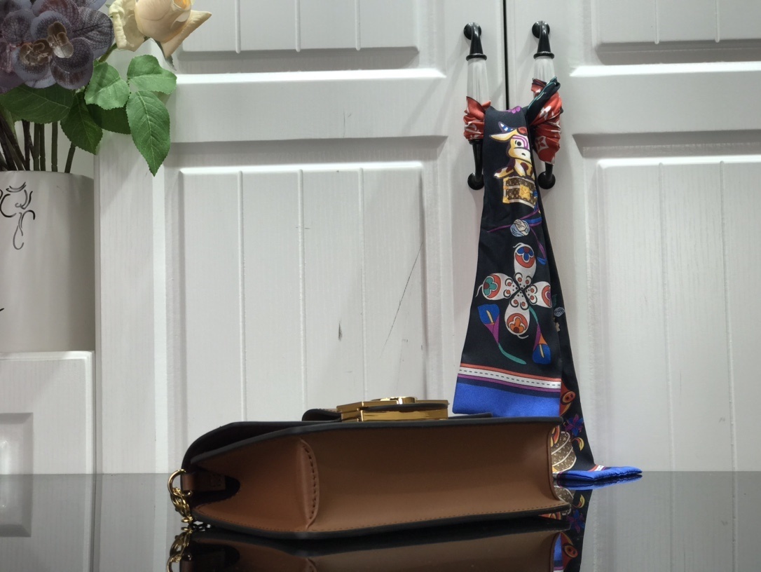 LV SINCE 1854 DAUPHINE CHAIN wallet M69992