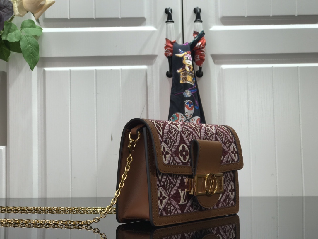 LV SINCE 1854 DAUPHINE CHAIN wallet M69992