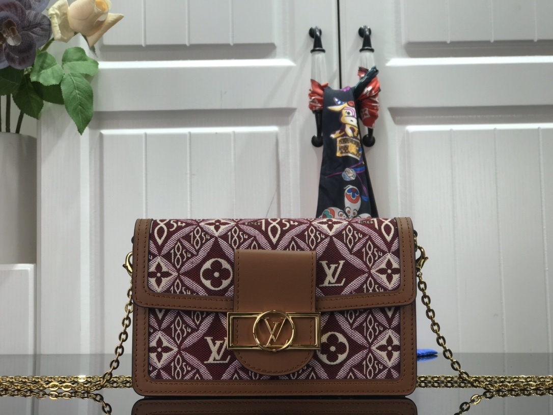 LV SINCE 1854 DAUPHINE CHAIN wallet M69992