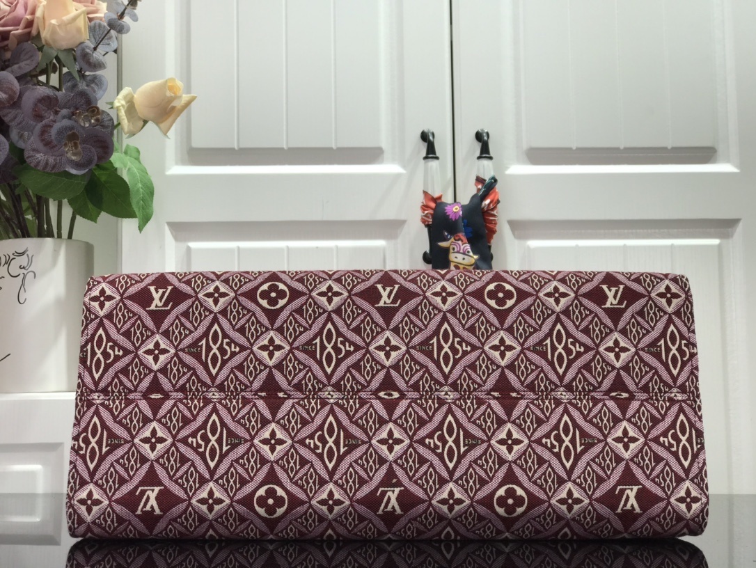 LV SINCE 1854 ONTHEGO GM M57207