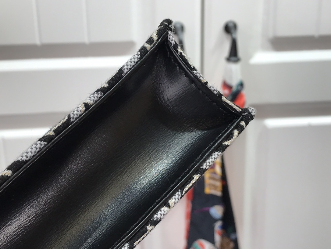 LV SINCE 1854 PETIT SAC PLAT M80288