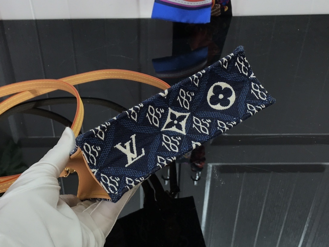 LV SINCE 1854 PETIT SAC PLAT M80288