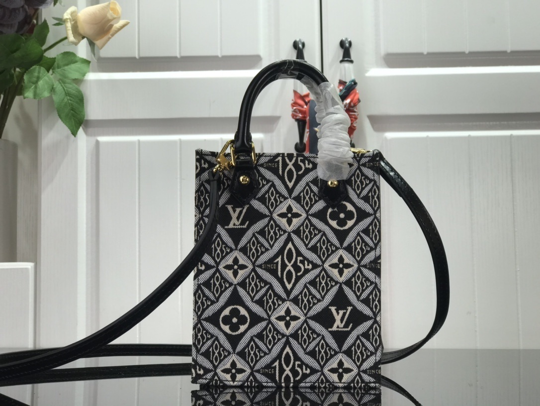 LV SINCE 1854 PETIT SAC PLAT M80288