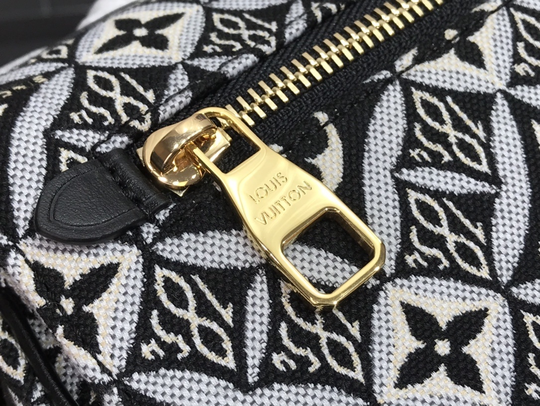 LV SINCE 1854 POCHETTE METIS M57272 
