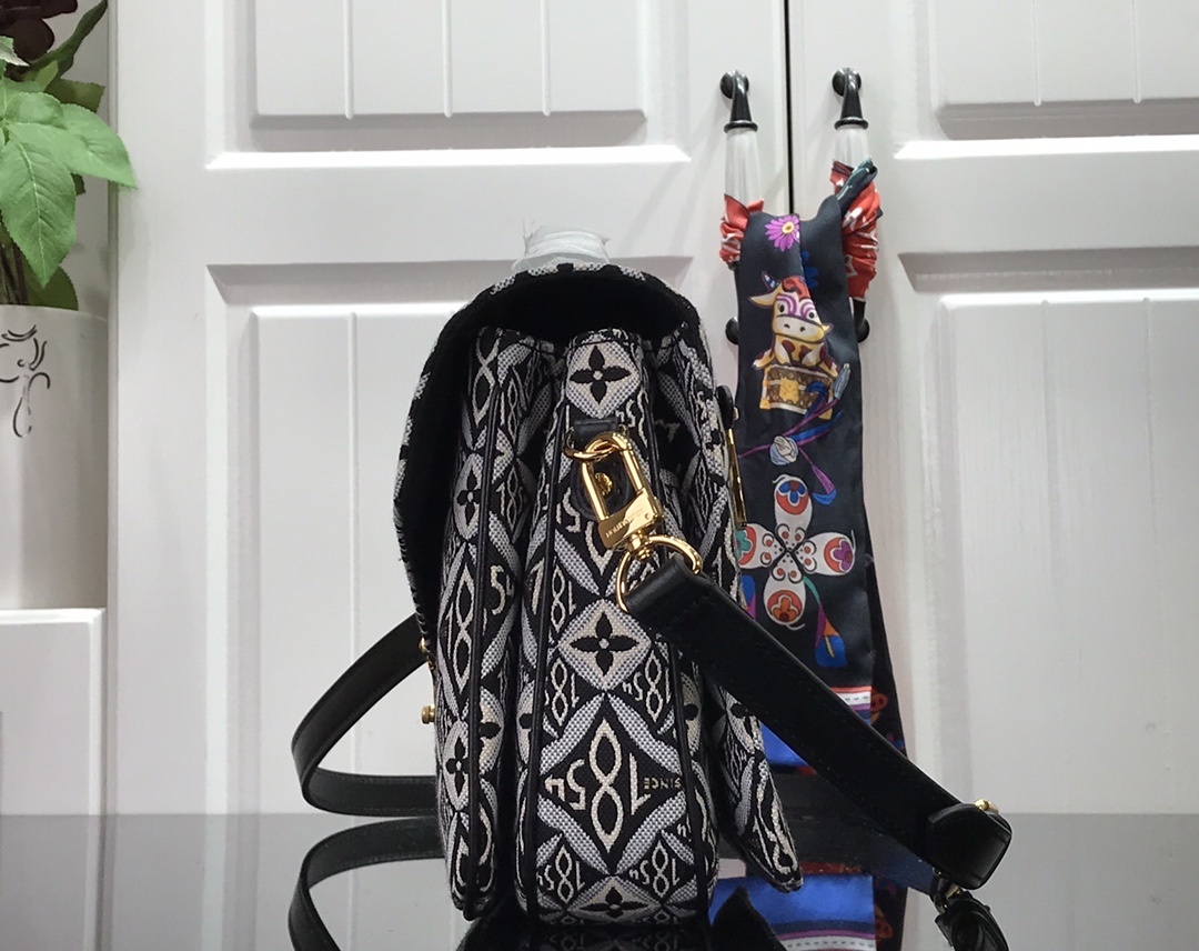 LV SINCE 1854 POCHETTE METIS M57272 