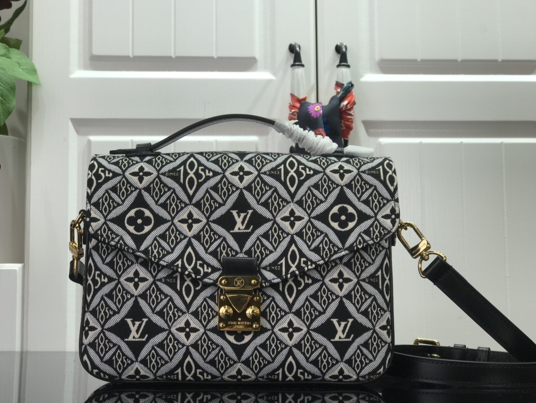LV SINCE 1854 POCHETTE METIS M57272 