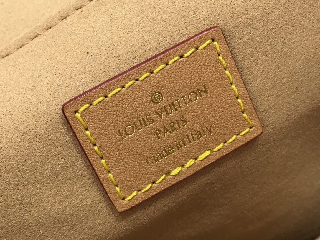 LV SINCE 1854 POCHETTE METIS M57395 