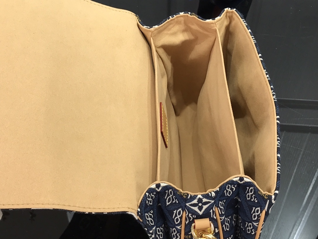 LV SINCE 1854 POCHETTE METIS M57395 