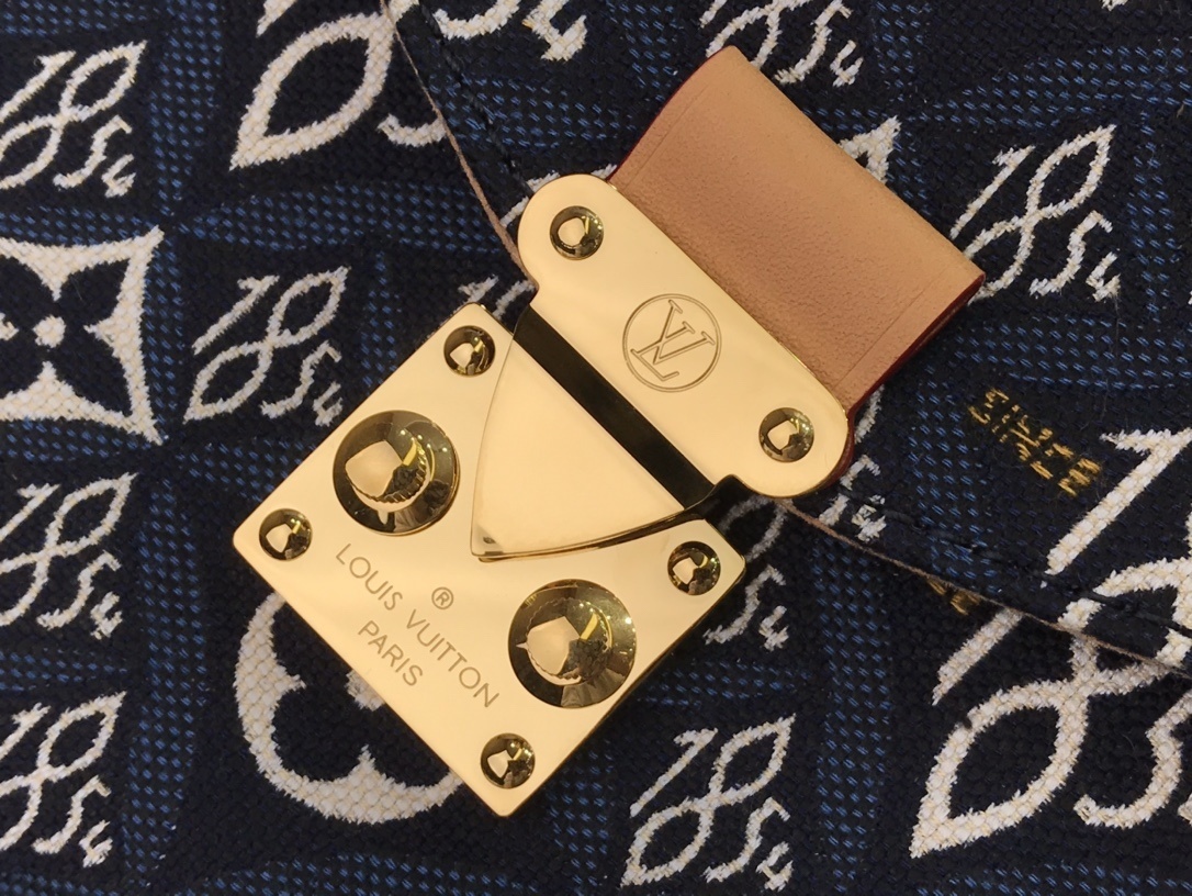 LV SINCE 1854 POCHETTE METIS M57395 