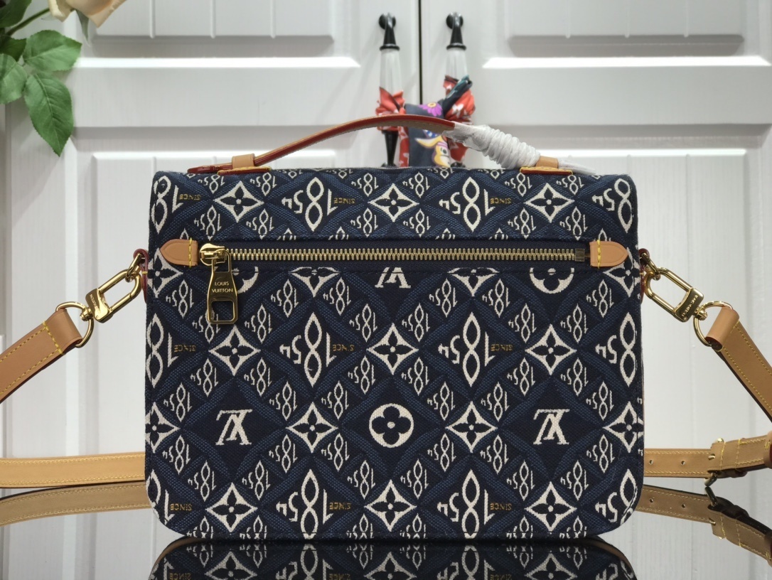 LV SINCE 1854 POCHETTE METIS M57395 