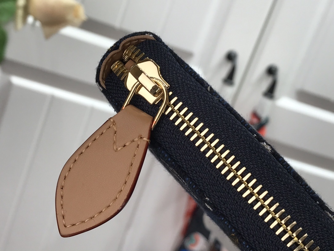 LV SINCE 1854 ZIPPY wallet M69994