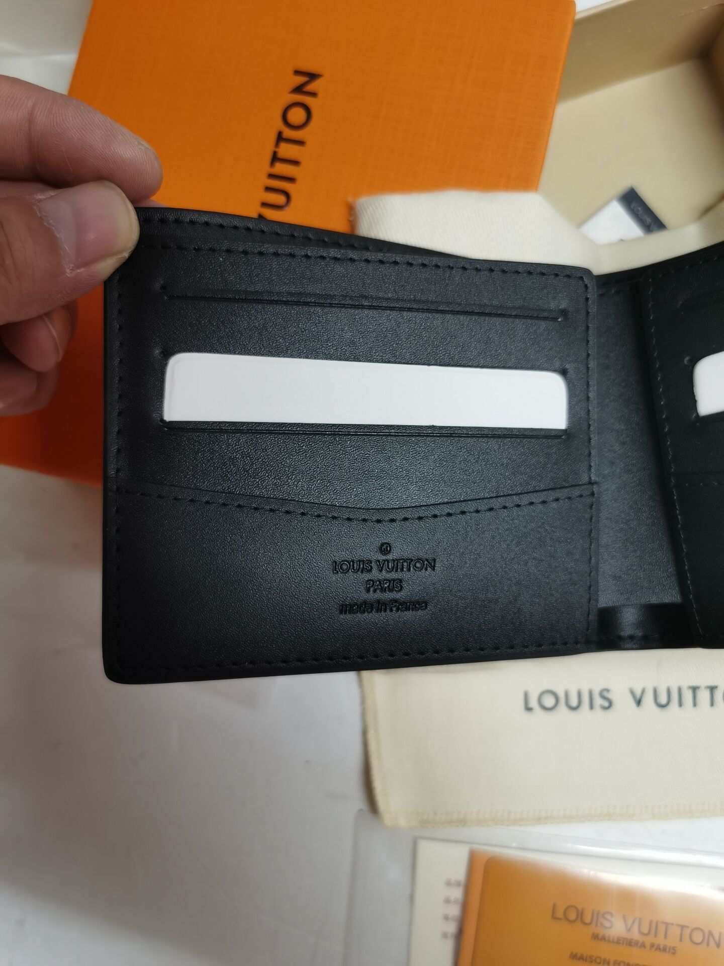 LV SLENDER wallet M69075HB