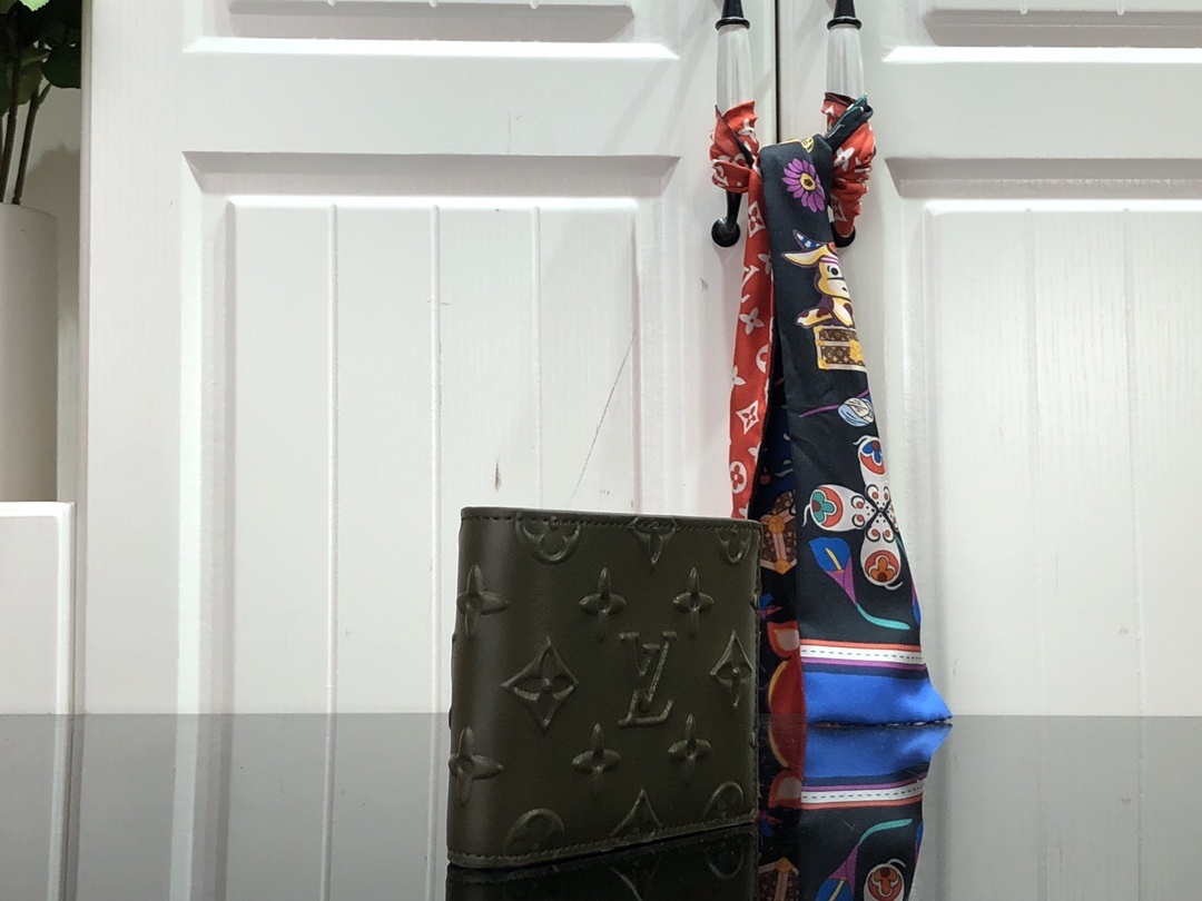 LV SLENDER wallet M80520 