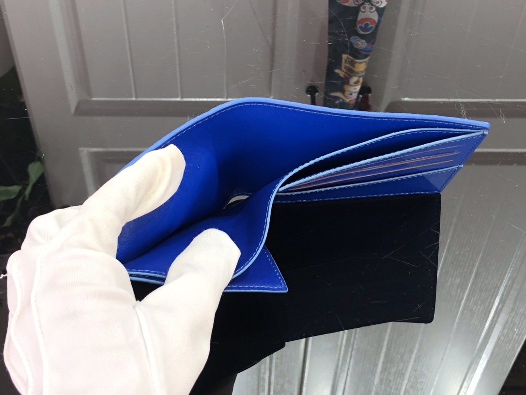 LV SLENDER wallet M80590